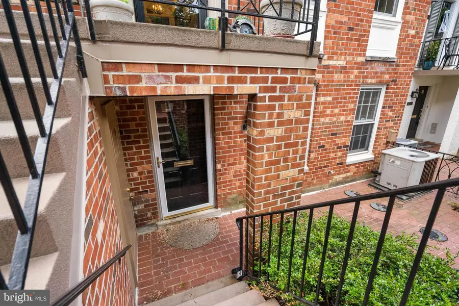3231 Sutton Pl Nw #d, Washington, DC 20016 - #2