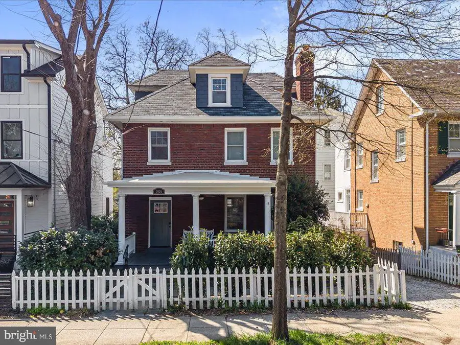 3834 Mckinley St Nw, Washington, DC 20015 - #2