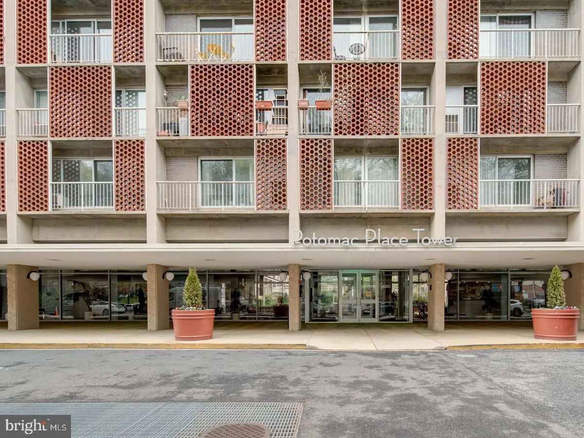 800 4th St Sw #n-703, Washington, DC 20024 - #1