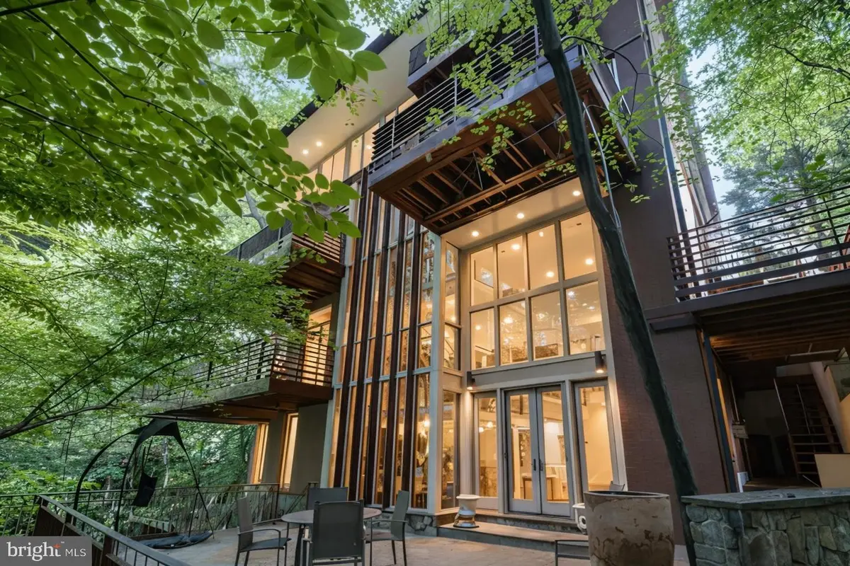 2807 Chesterfield Pl Nw, Washington, DC 20008 - #1