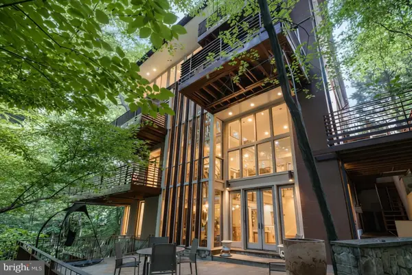 2807 Chesterfield Pl Nw, WASHINGTON, DC 20008