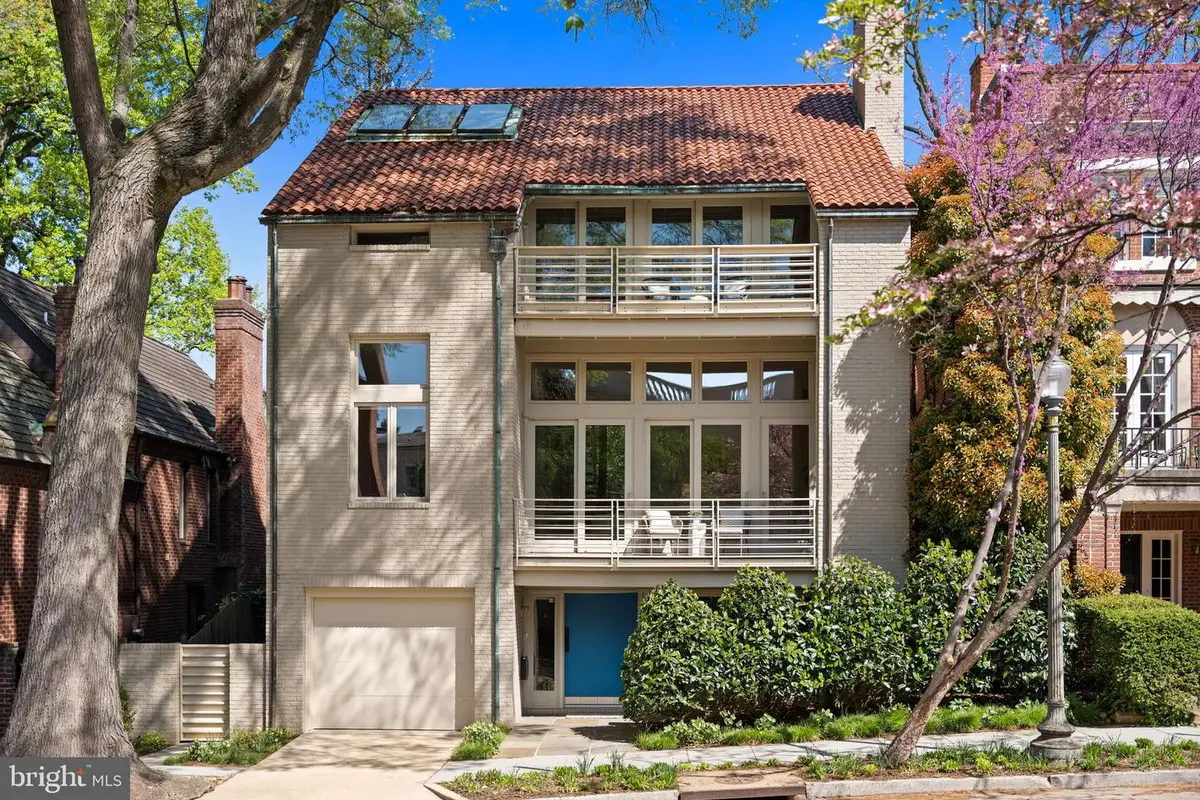 2319 Bancroft Pl Nw, Washington, DC 20008 - #1