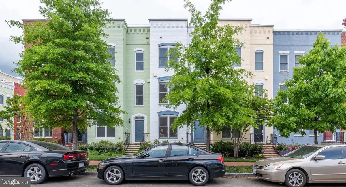 330 L St Se, Washington, DC 20003 - #1