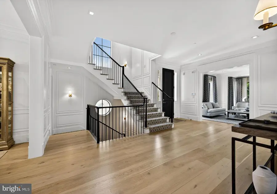 4432 Chestnut Ln Nw, Washington, DC 20007 - #2