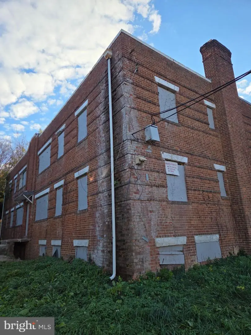 4639 Hillside Rd Se, Washington, DC 20019 - #1