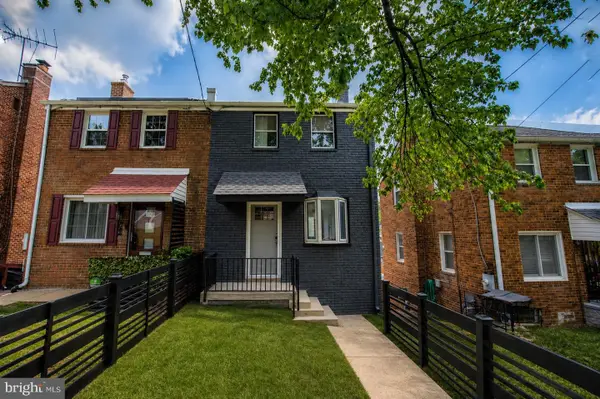 719 Hilltop Ter Se, WASHINGTON, DC 20019