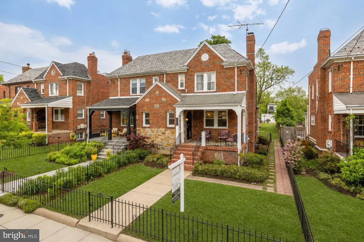 325 Oglethorpe St Nw, Washington, DC 20011 - #1