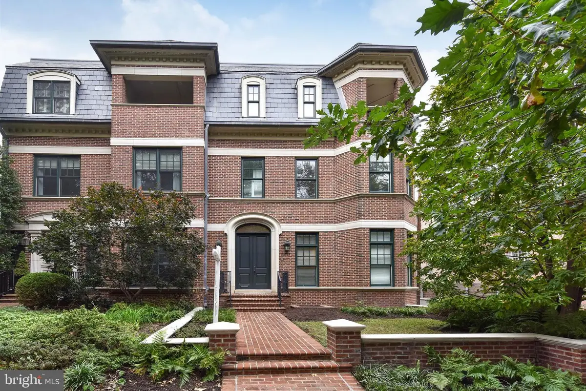 2733 Cathedral Ave Nw, Washington, DC 20008 - #1