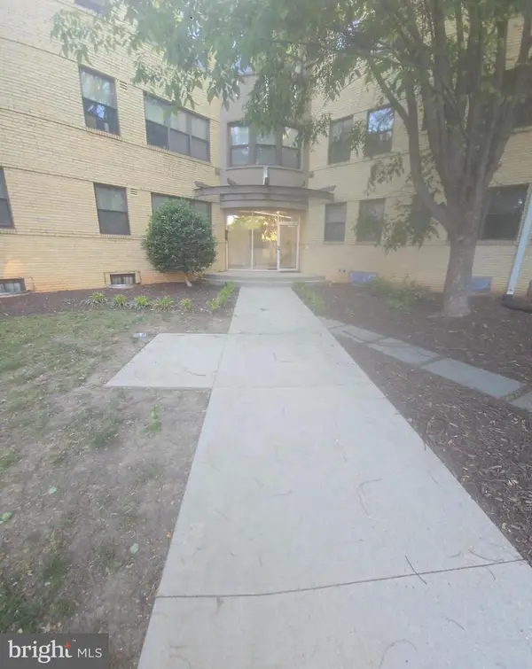 210 Oakwood St Se #304, WASHINGTON, DC 20032