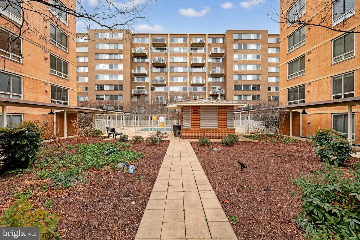800 4th St Sw #s124, Washington, DC 20024 - #1