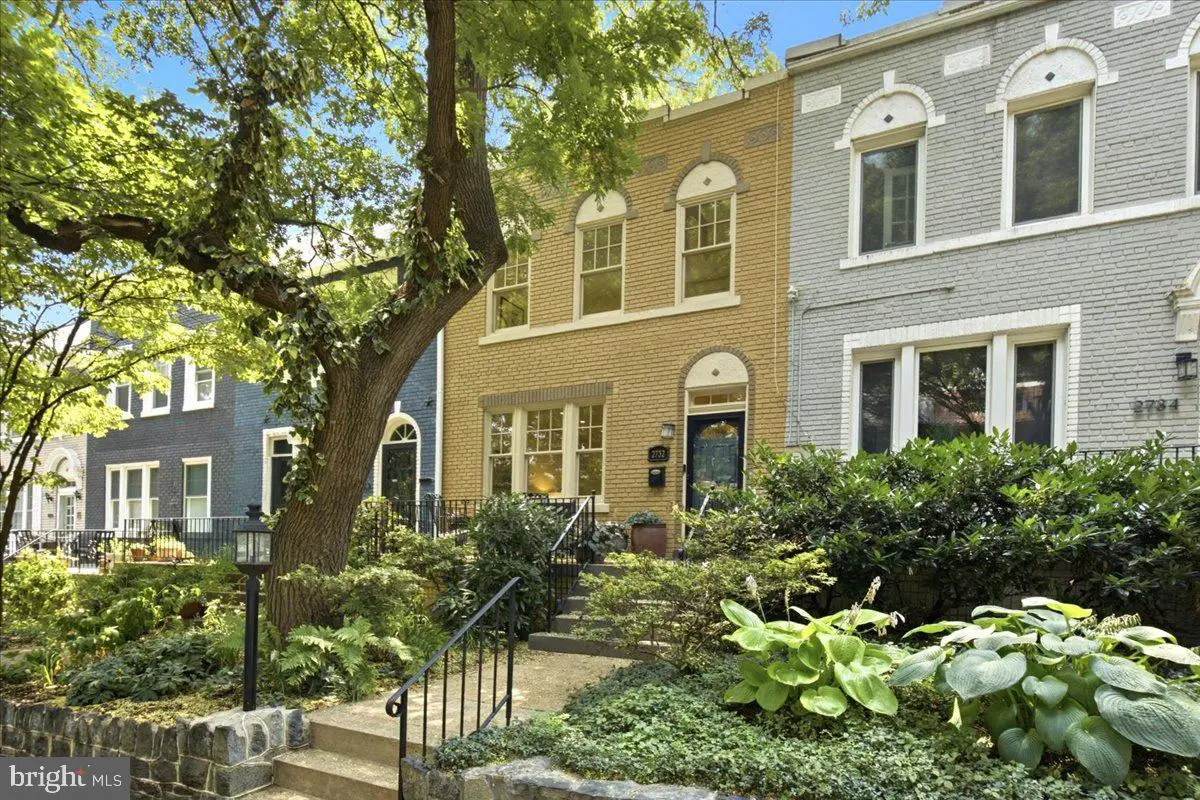 2732 Woodley Pl Nw, Washington, DC 20008 - #1