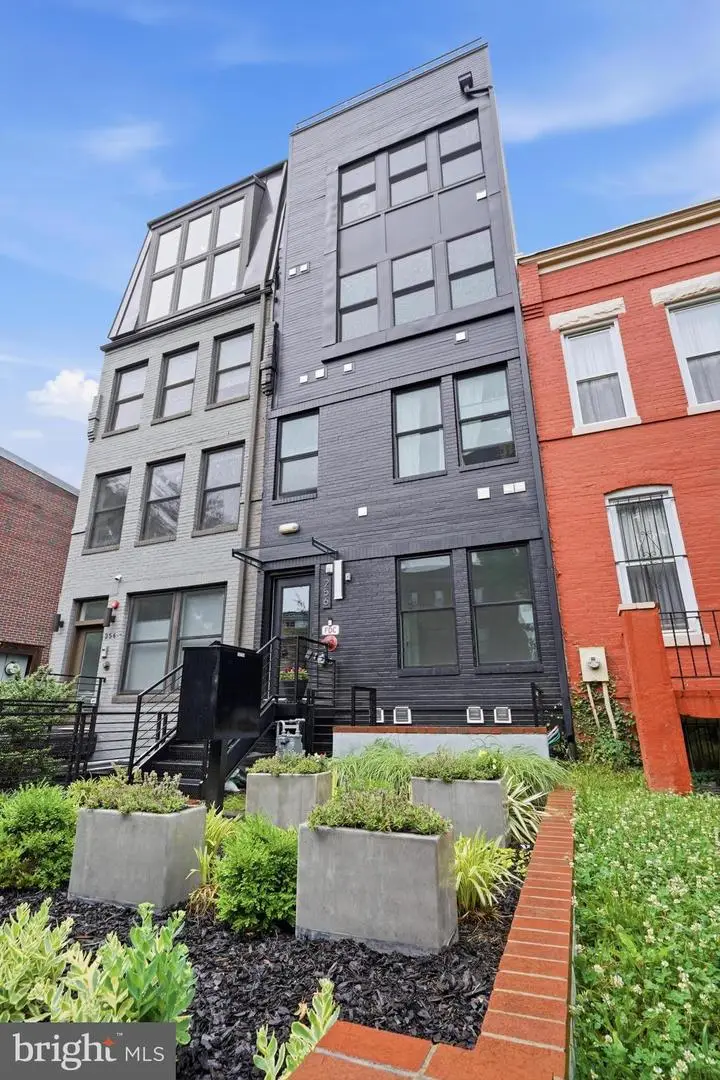 256 15th St Se #7, Washington, DC 20003 - #2