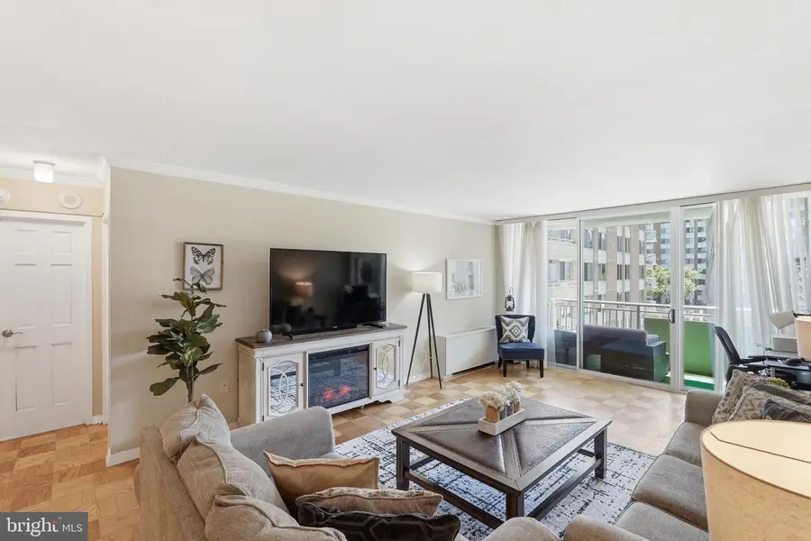 3001 Veazey Ter Nw #923, Washington, DC 20008 - #3