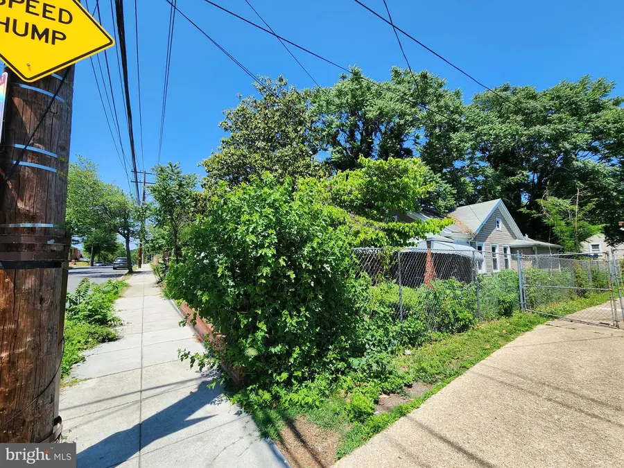 4506 Brooks St Ne, Washington, DC 20019 - #2