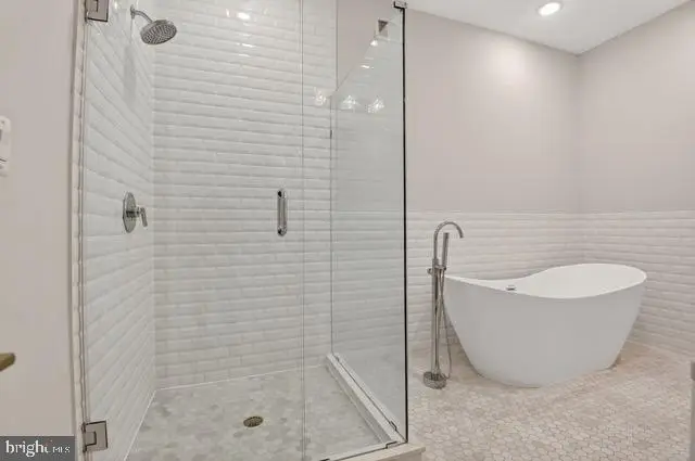 217 20th St Ne #2, Washington, DC 20002 - #3