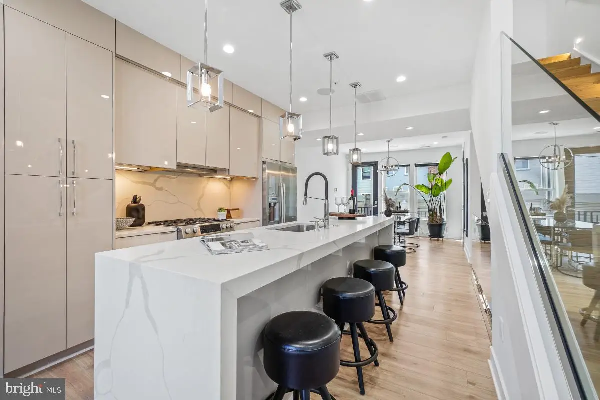 558 Harvard St Nw #b, Washington, DC 20001 - #1