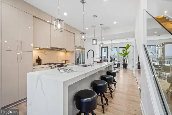 558 Harvard St Nw #b, WASHINGTON, DC 20001