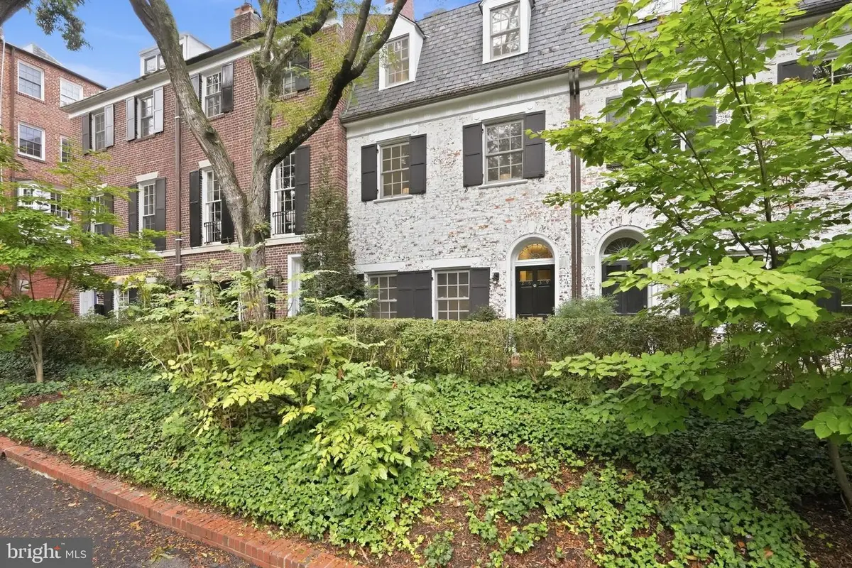 2539 Waterside Dr Nw, Washington, DC 20008 - #1