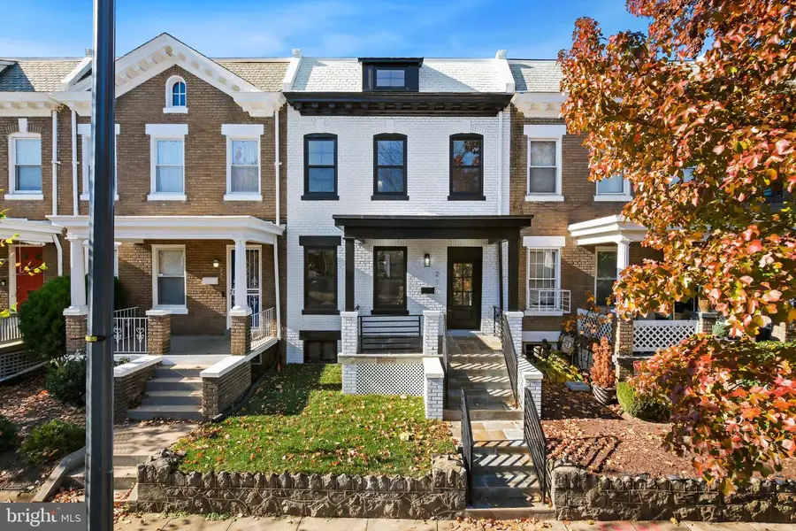 21 16th St Se, Washington, DC 20003 - #2