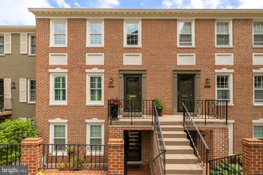 3223 Sutton Pl Nw #a, Washington, DC 20016 - #2