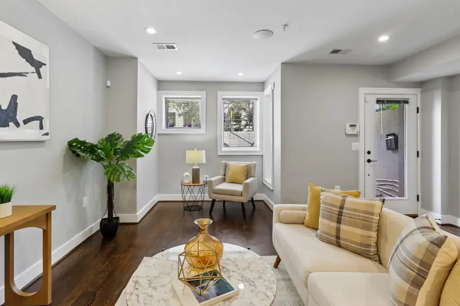 1311 K Se #1, Washington, DC 20003 - #2