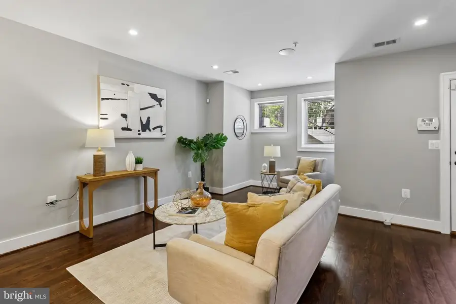 1311 K Se #1, Washington, DC 20003 - #3