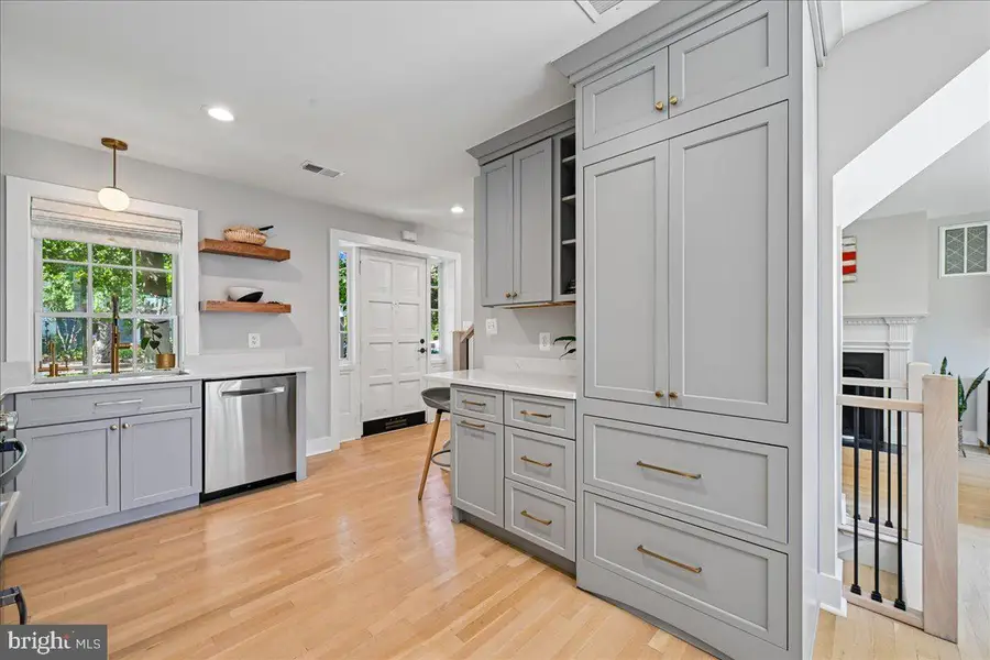 655 E St Se, Washington, DC 20003 - #3