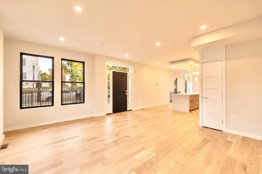 1516 Levis St Ne #1, Washington, DC 20002 - #3
