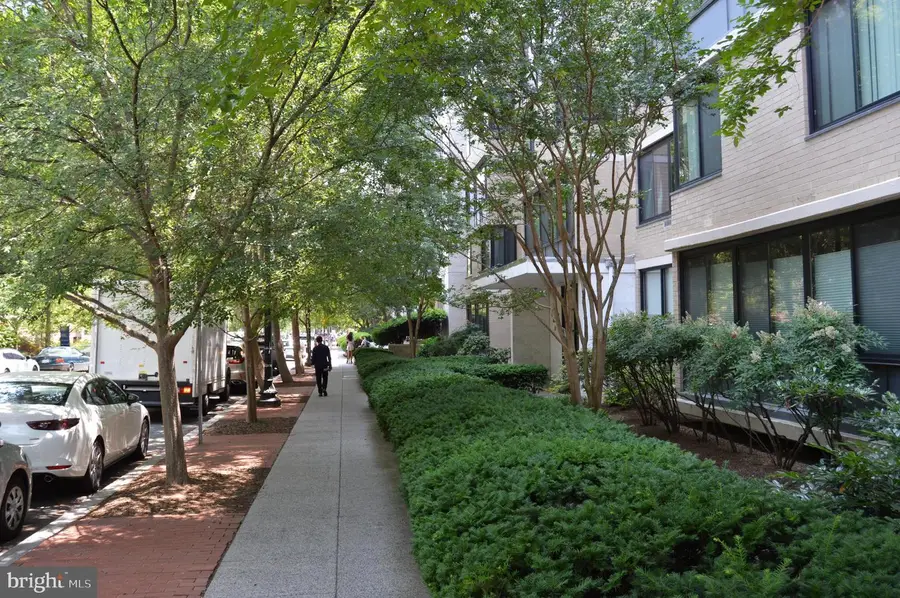 2030 F St Nw #206, Washington, DC 20006 - #2