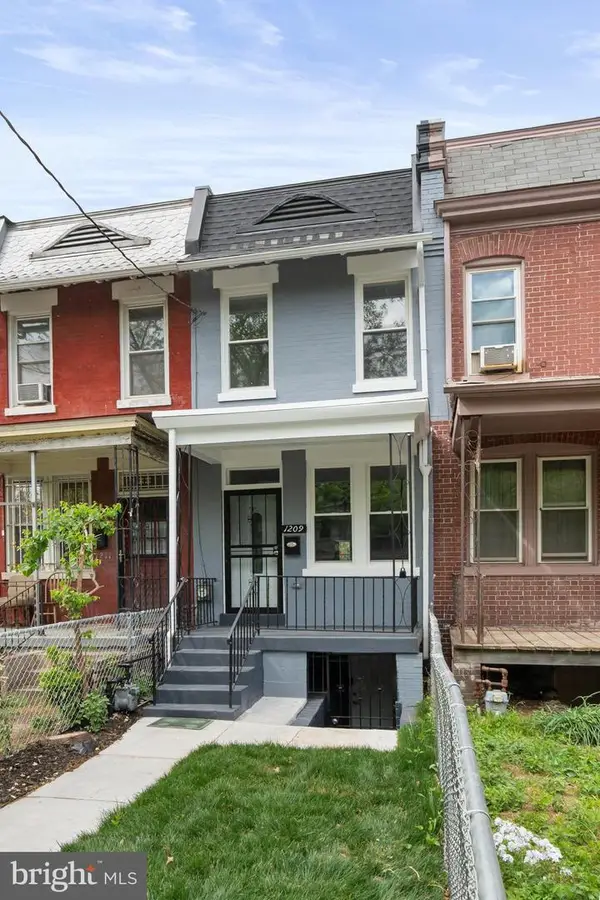 1209 Shepherd St Nw, WASHINGTON, DC 20011