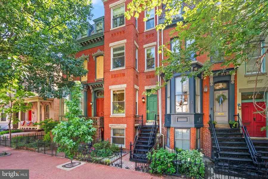 210 4th St Se, Washington, DC 20003 - #2