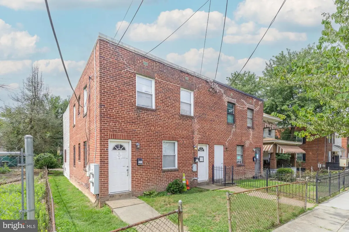 4229 Dix St Ne, Washington, DC 20019 - #1