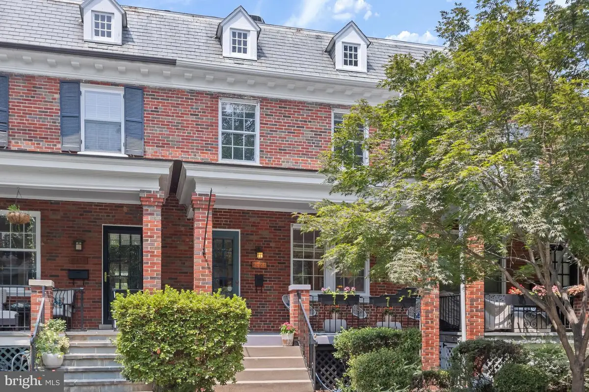 2456 39th Pl Nw, Washington, DC 20007 - #1