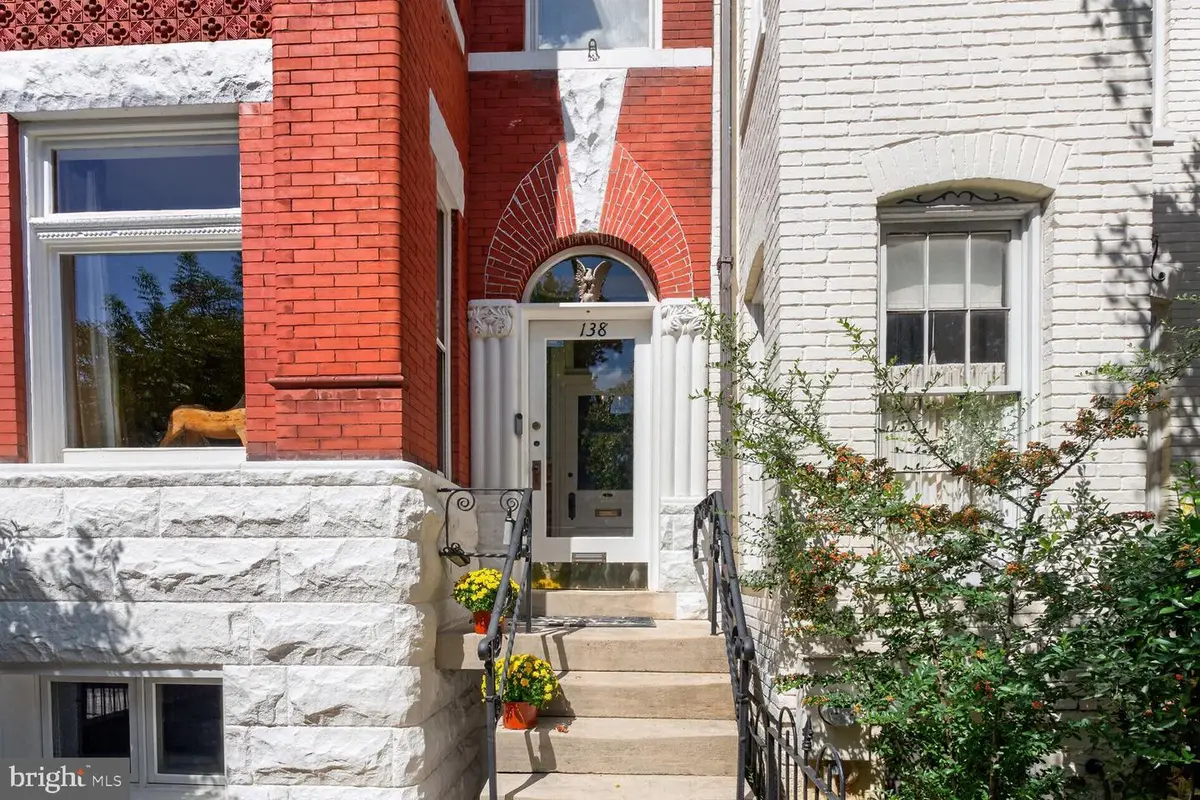 138 D St Se, Washington, DC 20003 - #1