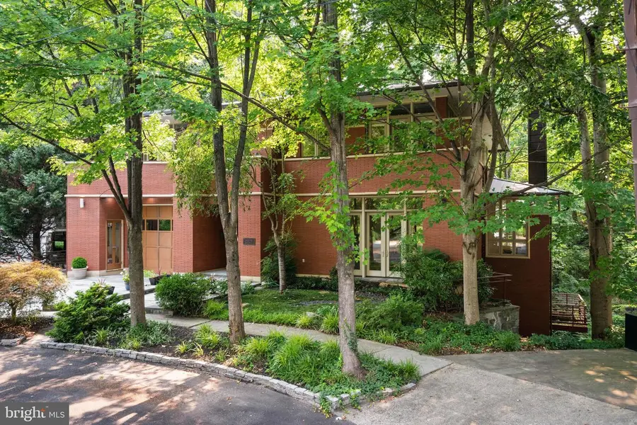 2807 Chesterfield Pl Nw, Washington, DC 20008 - #2