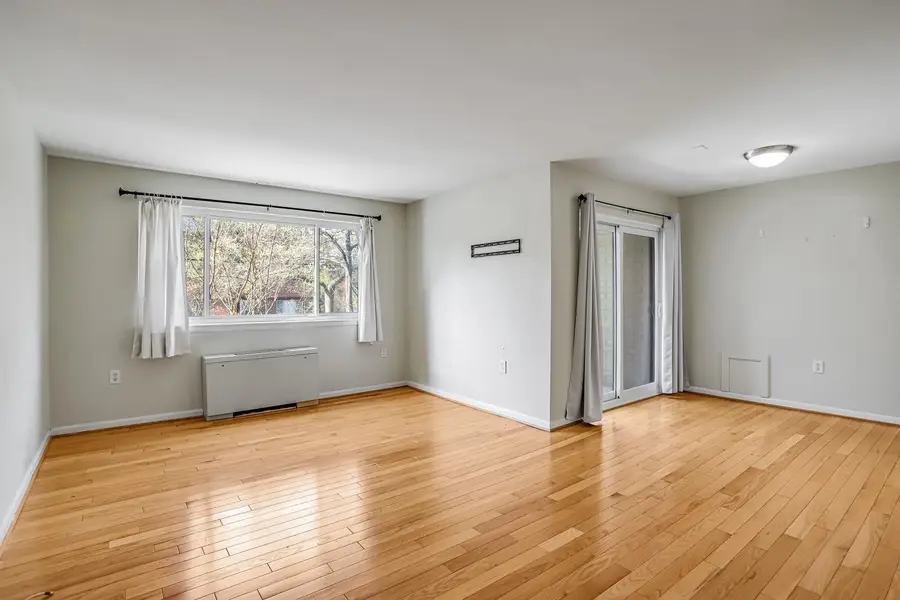 4555 Macarthur Blvd Nw #103, Washington, DC 20007 - #3