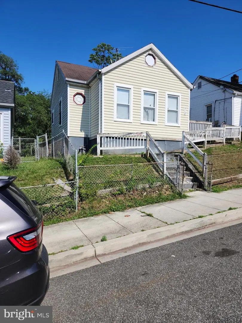 913 47th Pl Ne, Washington, DC 20019 - #1