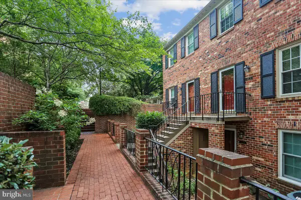 3217 Sutton Pl Nw #a, WASHINGTON, DC 20016