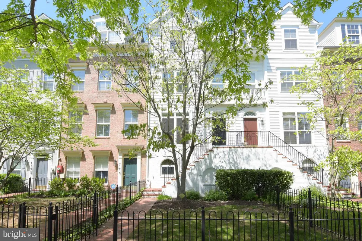 715 G St Sw, Washington, DC 20024 - #1