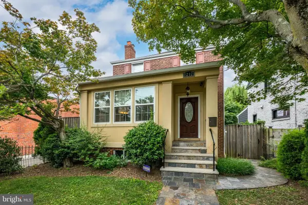 1212 Underwood St Nw, WASHINGTON, DC 20012