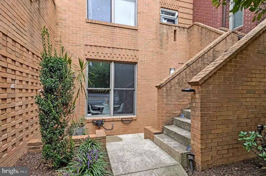 272 Kentucky Ave Se #b, Washington, DC 20003 - #2