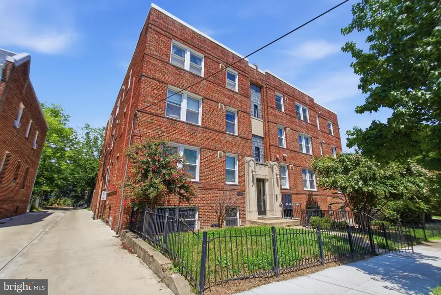 1380 Bryant St Ne #10, Washington, DC 20018 - #2