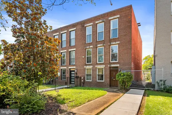 1827 East Capitol St Se, WASHINGTON, DC 20003