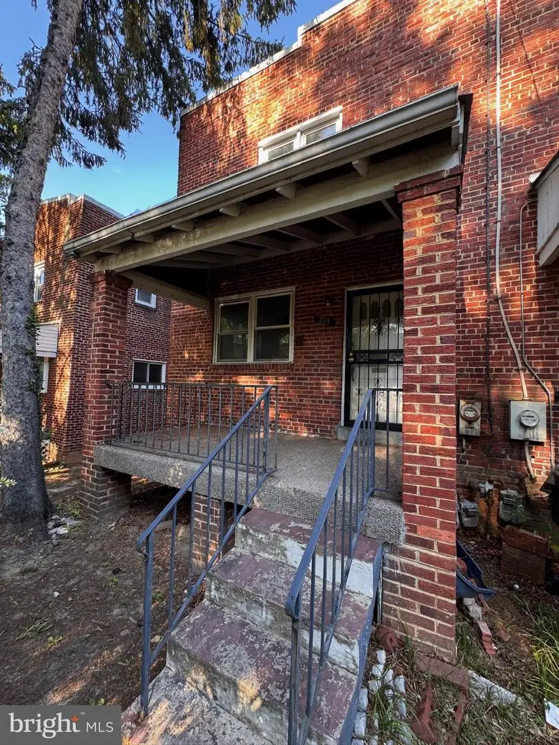 211 49th St Ne, Washington, DC 20019 - #1