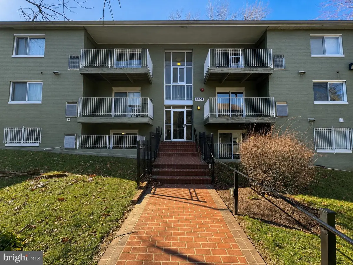 4469 B St Se #103, Washington, DC 20019 - #1