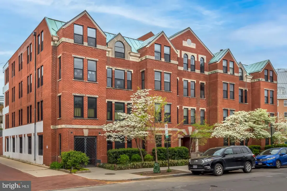 649 C St Se #205, Washington, DC 20003 - #1