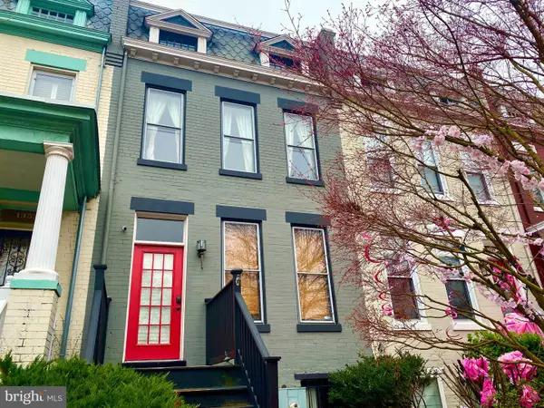 1351 A St Ne, WASHINGTON, DC 20002