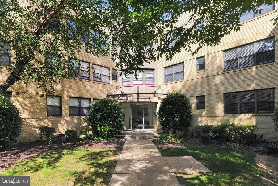 210-212 Oakwood St Se #318, Washington, DC 20032 - #2