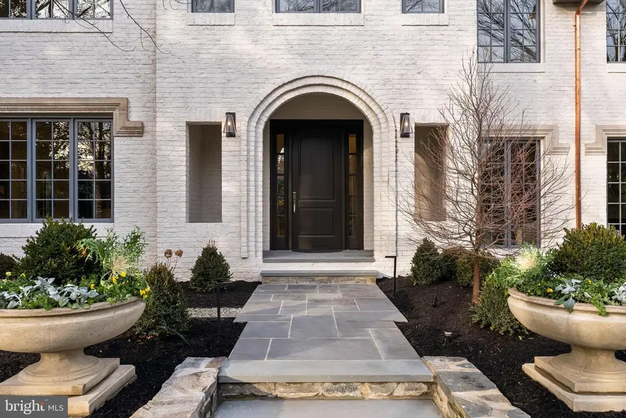 4433 Cathedral Ave Nw, Washington, DC 20016 - #2