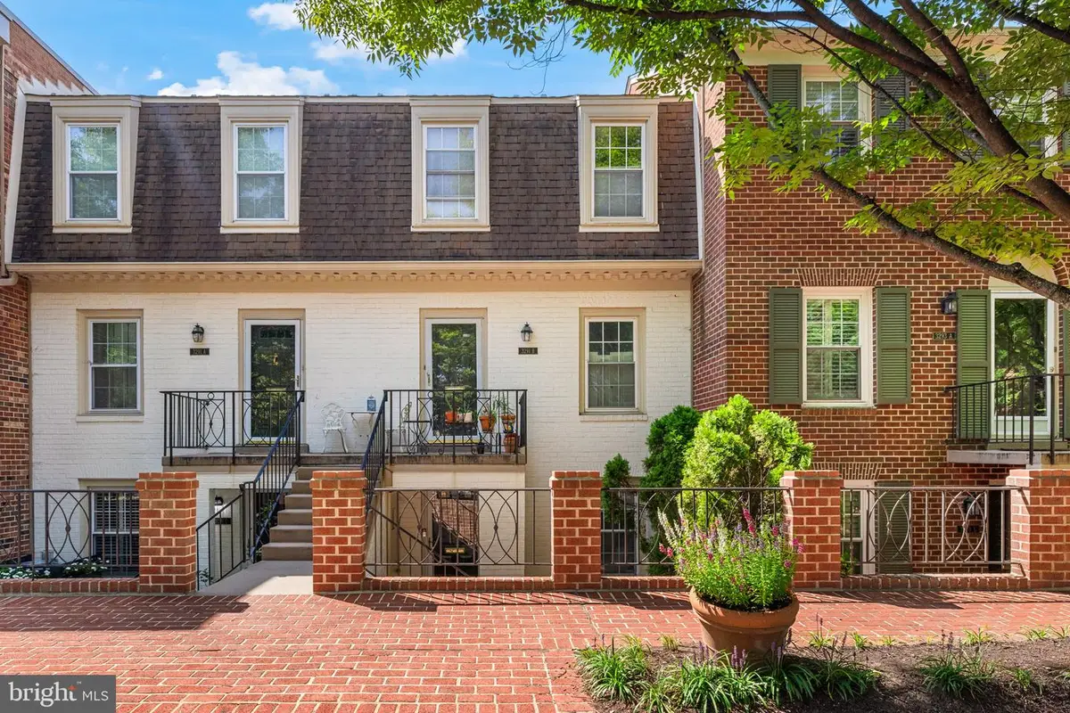 3291 Sutton Pl Nw #d, Washington, DC 20016 - #1